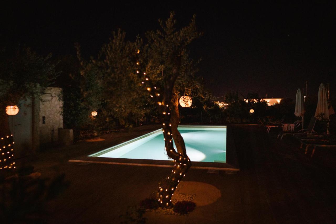Prestigiosa Villa Con Piscina Condominiale モノーポリ エクステリア 写真